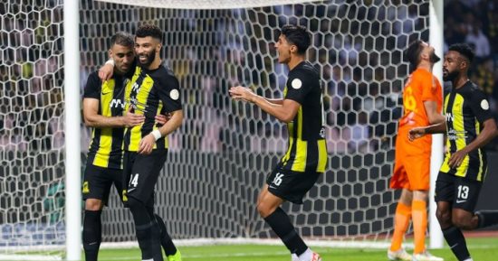 الاتحاد يتخطى الخليج بالدوري السعودي فى ليلة إصابة بنزيما.. فيديو