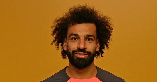 محمد صلاح يتسلم جائزة أفضل لاعب فى الشهر بالدوري الإنجليزي 