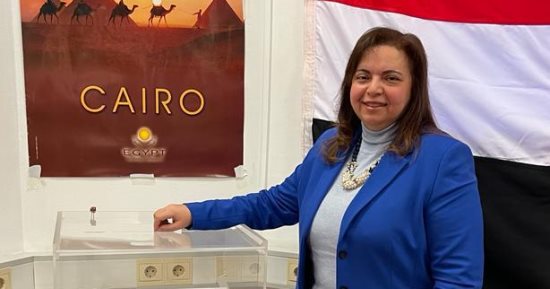 سفيرة مصر بسلوفينيا تدلى بصوتها فى انتخابات الرئاسة 2024.. صور