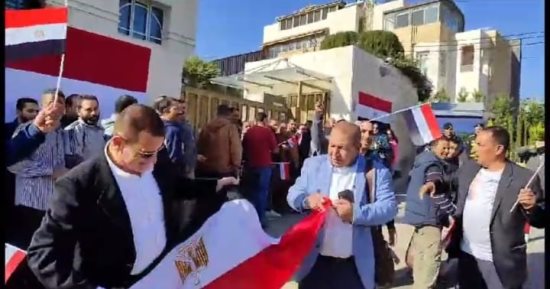 القاهرة الإخبارية: الانتخابات تسير بسلاسة فى لندن والجالية حريصة على المشاركة