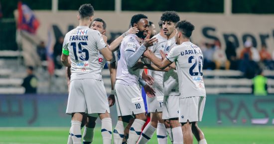 الرياض يفرض التعادل السلبى على ضمك فى شوط أول بمشاركة طارق حامد