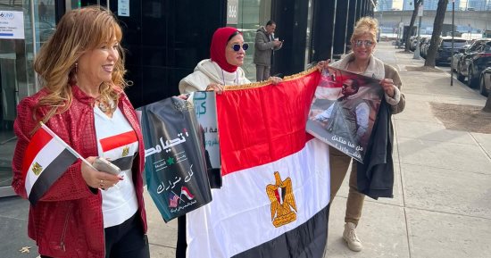 أبناء جالية نيويورك يتغنون "يا حبيبتى يا مصر" ويتحركون للإدلاء بأصواتهم