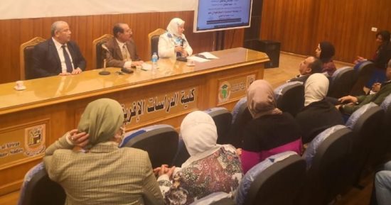 ندوة بكلية الدراسات الأفريقية بجامعة القاهرة تحت شعار "مصر تستحق.. انزل شارك"