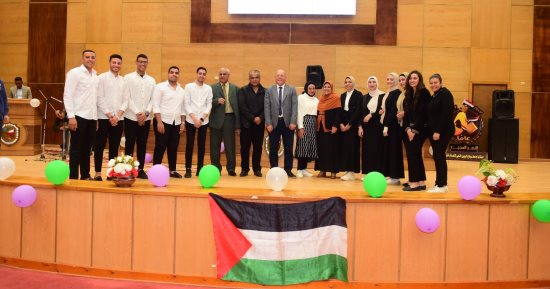 رئيس جامعة سوهاج يحث الطلاب للمشاركة في الانتخابات لاستكمال التنمية والبناء