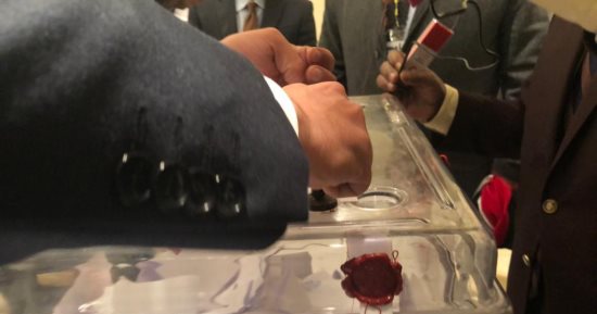 انتهاء التصويت فى اليوم الأول بانتخابات الرئاسة المصرية فى باريس.. صور