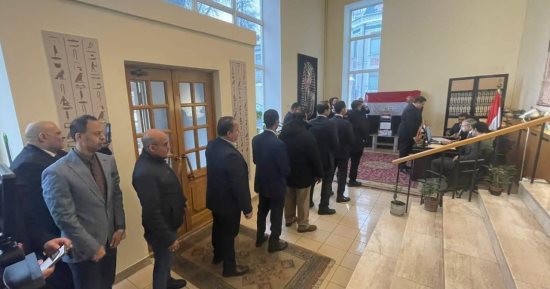 تنسيقية الأحزاب ترصد احتشاد المصريين بلندن أمام صناديق الانتخابات