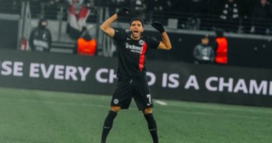 عمر مرموش يسجل فى سقوط فرانكفورت ضد باوك بدوري المؤتمر الأوروبي