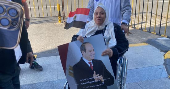 كبار السن وذوى الإعاقة يضربون أروع الأمثلة فى حب مصر باليوم الثانى للانتخابات 