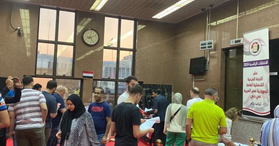 تزايد أعداد المصريين بالإمارات للتصويت بالانتخابات الرئاسية في يومها الثانى