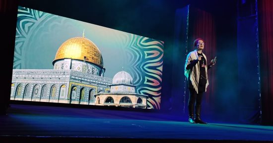 قصائد عن فلسطين لمحمود درويش وحيدر الغزالى فى افتتاح أيام قرطاج المسرحية