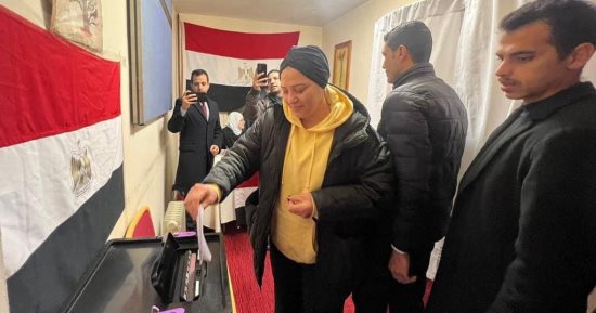 أبناء الجالية المصرية بأيرلندا يصوتون بالانتخابات فى يومها الثانى.. صور