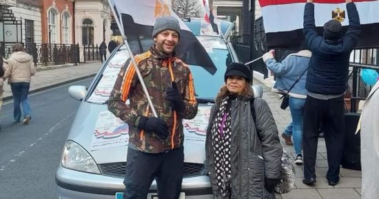 إقبال المصريين ببريطانيا على التصويت بالانتخابات فى يومها الثانى.. صور