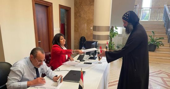 أبناء الجالية المصرية بقبرص يدلون بأصواتهم فى الانتخابات الرئاسية