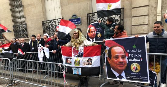 ملحمة وطنية.. المصريون بباريس يحتشدون للتصويت بانتخابات الرئاسة.. صور