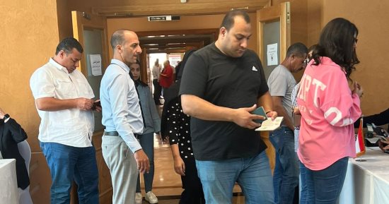 توافد أبناء الجالية المصرية فى قطر للتصويت بالانتخابات الرئاسية.. صور