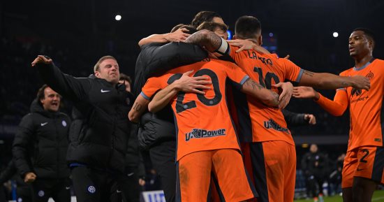 إنتر ميلان يتقدم على نابولى 1-0 بالشوط الأول فى الدورى الإيطالى.. فيديو