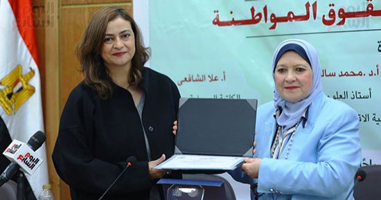 علا الشافعى بإعلام القاهرة: الظرف السياسى يحملنا مسئولية الاصطفاف خلف الوطن