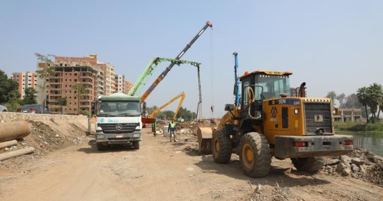 رئة جديدة لأبناء المنوفية.. الانتهاء من أعمال الجسات والتدبيش بممشى كورنيش النيل فى شبين الكوم.. والمحافظ: لخلق متنفس حضارى جديد لأهالى المحافظة.. ويؤكد: يصل طوله 500 متر والافتتاح نهاية العام القادم.. صور