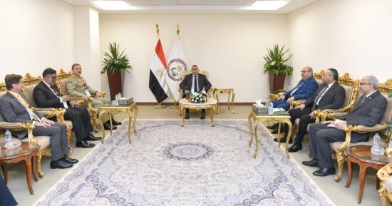 وزير الإنتاج الحربي يستقبل رئيس شركة الصناعات الثقيلة الباكستانية "تاكسيلا"