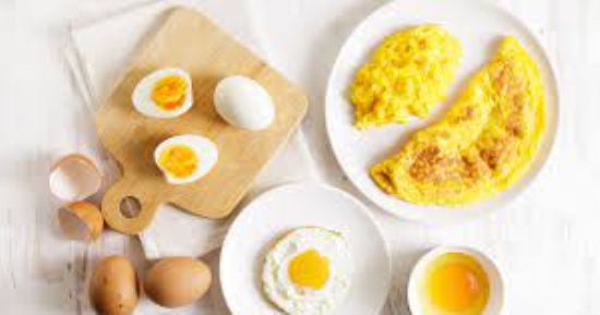ما الآثار الجانبية لتناول الكثير من البيض