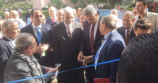 رئيس جامعة المنوفية: ملتزمون بالتحول نحو الأخضر للمساهمة فى الحفاظ على البيئة