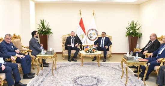 EDEX 2023.. وزير الإنتاج الحربى يلتقي وزير صناعة التكنولوجيا بأرمينيا