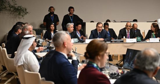 طارق الملا: مصر تعمل على إنشاء بنية تحتية لإنتاج الهيدروجين محلياً 