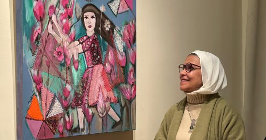 معرض حكايات الخيوط.. إبداعات نجاة فاروق فى دار الأوبرا