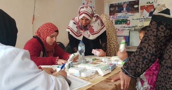 جامعة بنها تختتم القوافل الطبية بقرى كفر شكر بالكشف على 292 حالة مجانا