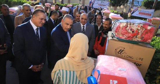 محافظ سوهاج يسلم 30 جهاز عروس للفتيات الأولى بالرعاية المقبلات على الزواج