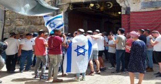 مسيرة استفزازية للمستوطنين الإسرائيليين فى البلدة القديمة بالقدس