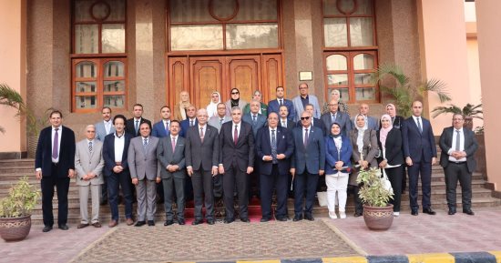 الأعلى للجامعات يناقش وضع ضوابط التداول الآمن والإدارة المتكاملة للمخلفات الخطرة