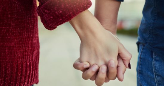 كيف تتخلص من الشعور بالوحدة.. 3 نصائح لاختيار شريك الحياة أهمها التفاهم