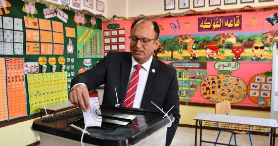 رئيس جامعة حلوان وقيادات الجامعة يُشاركون فى ماراثون الانتخابات الرئاسية