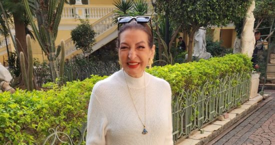 الفنانة ليلى عز العرب تدلى بصوتها فى انتخابات 2024 بمنطقة الزمالك