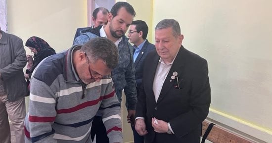 رئيس حزب المؤتمر يدلى بصوته فى الانتخابات الرئاسية.. ويثمن احتشاد المصريين