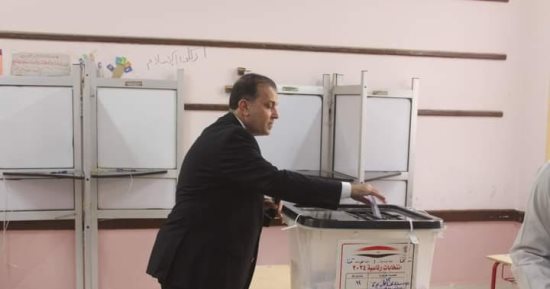 رئيس جامعة جنوب الوادى: الإقبال الكبير على الصناديق يعكس وعي الشعب المصرى