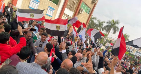 تنسيقية شباب الأحزاب ترصد تزايد حشود الناخبين أمام لجان بنى سويف