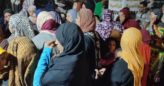 استمرار توافد الناخبين للإدلاء بأصواتهم فى الانتخابات الرئاسية بأوسيم.. صور