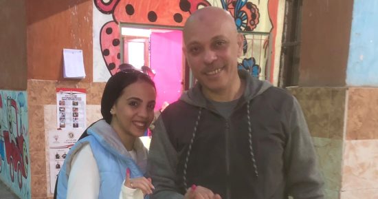 الحكم الدولي ياسر عبد الرؤوف يدلى بصوته فى الانتخابات ويطالب الشباب بالمشاركة