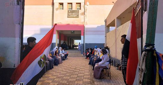 طوابير أمام لجان كفر الشيخ تنتظر بدء التصويت في الانتخابات الرئاسية.. صور