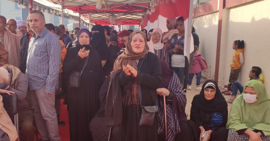 حضور كثيف للسيدات للإدلاء بأصواتهم بانتخابات الرئاسة بالمنيرة الغربية