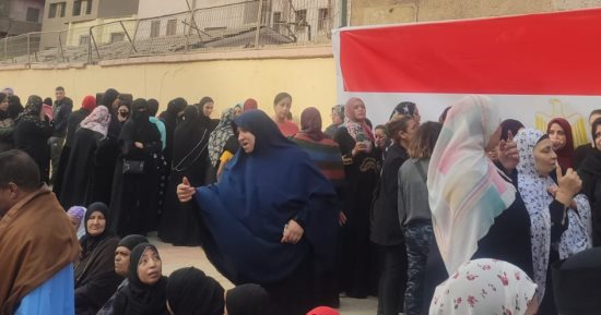 احتشاد المواطنين أمام اللجان للإدلاء بأصواتهم فى انتخابات الرئاسة بالعباسية
