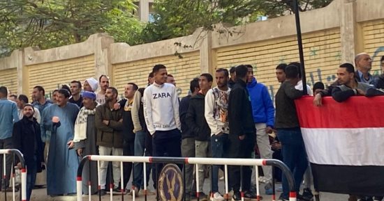الأغانى الوطنية فى محيط لجان الانتخابات الرئاسية بمدينة نصر