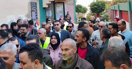 إقبال كبير من المواطنين على اللجان الانتخابية بمراكز ومدن الغربية.. صور