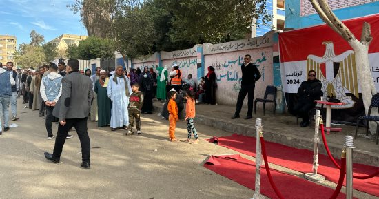 توافد الناخبين على مقار الاقتراع بالمحافظات للمشاركة فى انتخابات الرئاسة