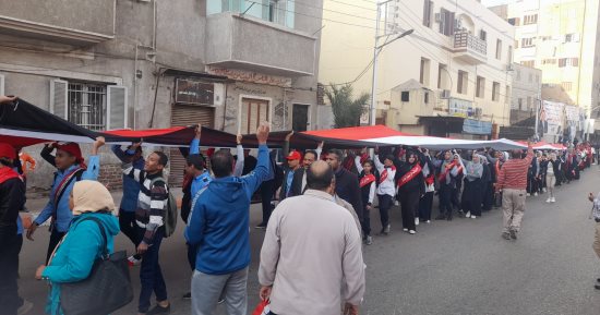 اصطفاف كبير للناخبين أمام لجنة الإنتاج الإعلامي بـ6 أكتوبر