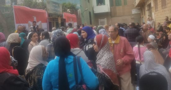 المرأة تشارك بقوة فى التصويت.. والأطفال يشاركون الفرحة الانتخابية.. صور