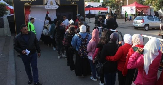 النساء وكبار السن وذوو الهمم فى مقدمة طابور الانتخابات الرئاسية
