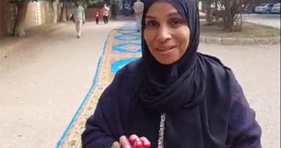 سيدة بعد الإدلاء بصوتها بمنشأة البكارى: انتخبت الرئيس السيسى